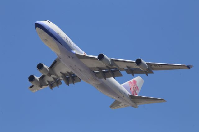 Boeing 747-400 (B-18706)