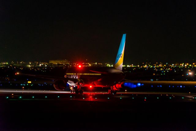 BOEING 767-300 —