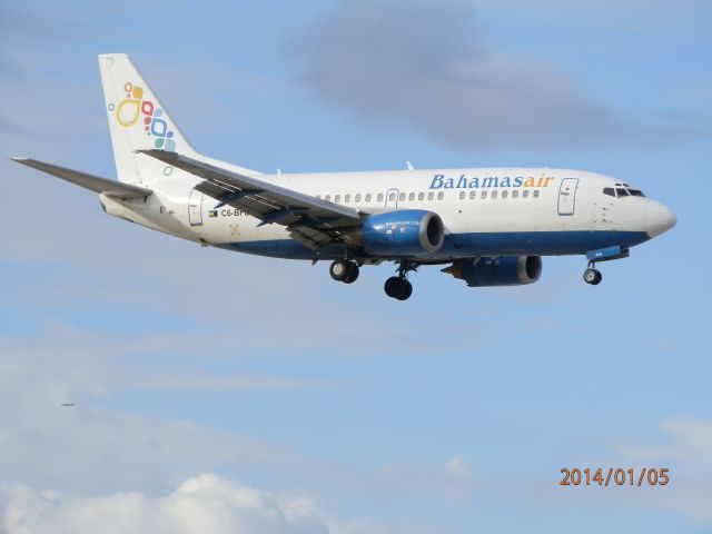 Boeing 737-700 (C6-BFD)