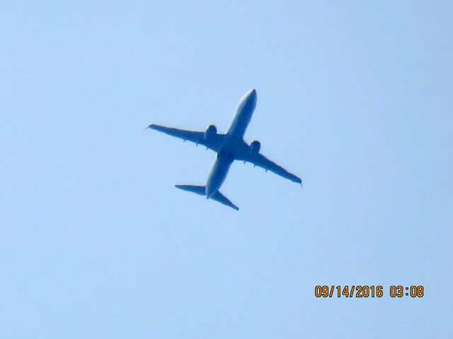 Boeing 737-800 (N61881)