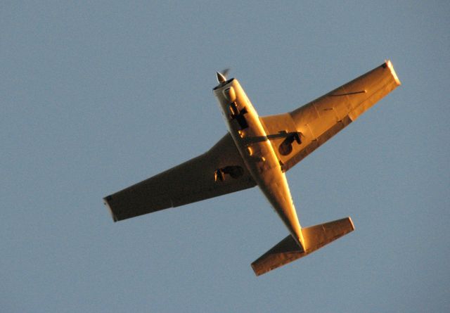 Piper PA-24 Comanche (N1LR)