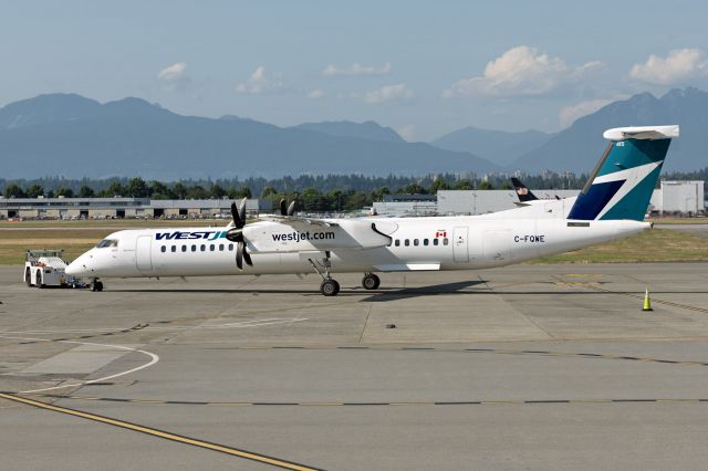 de Havilland Dash 8-400 (C-FQWE)