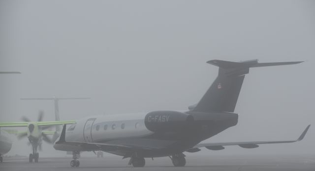 Embraer Legacy 450 (C-FASV)