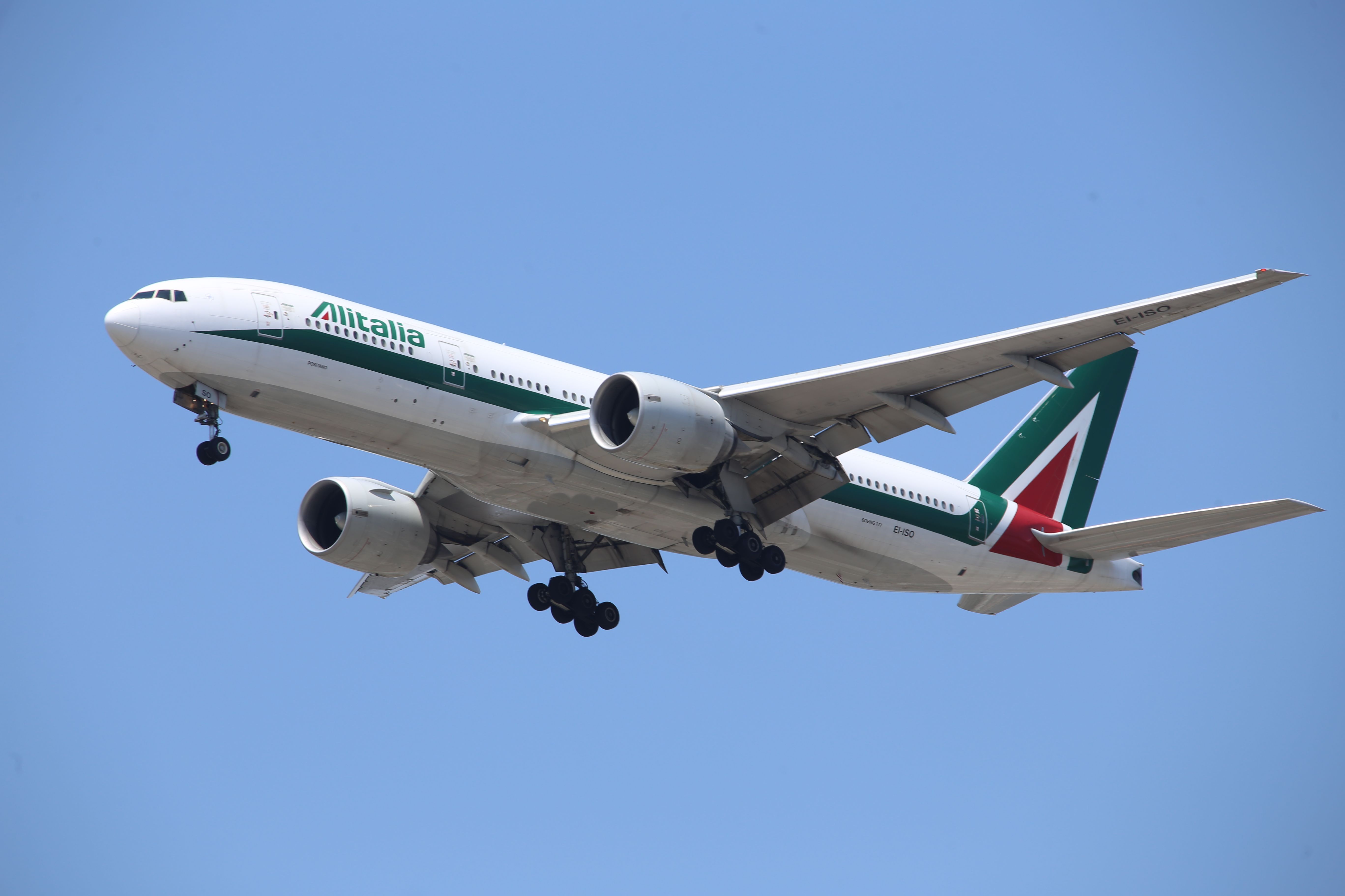 Boeing 777-200 (EI-ISO)