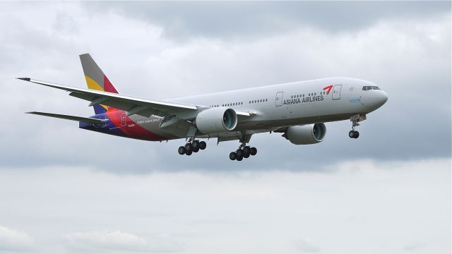 Boeing 777-200 (HL8254) - BOE586 (LN:1027) on final approach to runway 16R and completion of a flight test on 7/2/12.