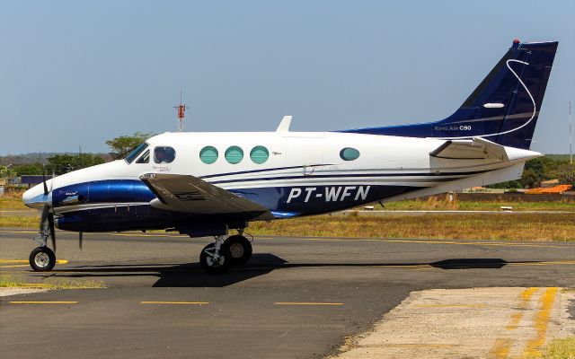 Beechcraft King Air 90 (PT-WFN)