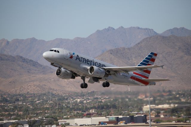 Airbus A319 (N760US)