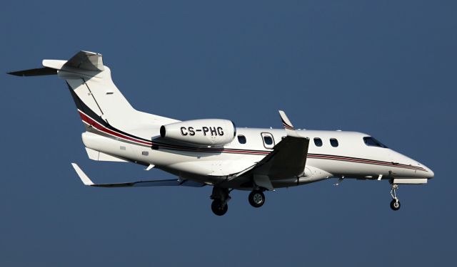 Embraer Phenom 300 (CS-PHG)