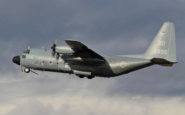Lockheed C-130 Hercules (16-4996) - convoy3122 usn c-130t 164996 dep shannon 4/2/17.