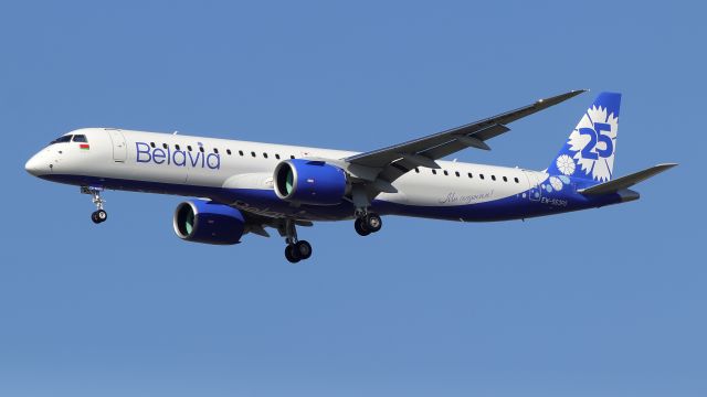 EMBRAER 195 (EW-563PO)