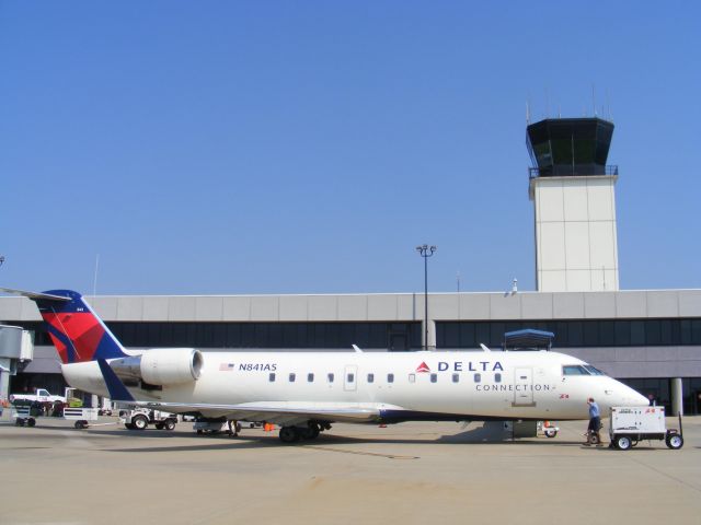 Canadair Regional Jet CRJ-200 (N841AS) - Delta Connection - CRJ-200  This type of aircraft comes into KCSG bout 4 - 5 times daily at KCSG - Columbus Metro - Columbus, Ga