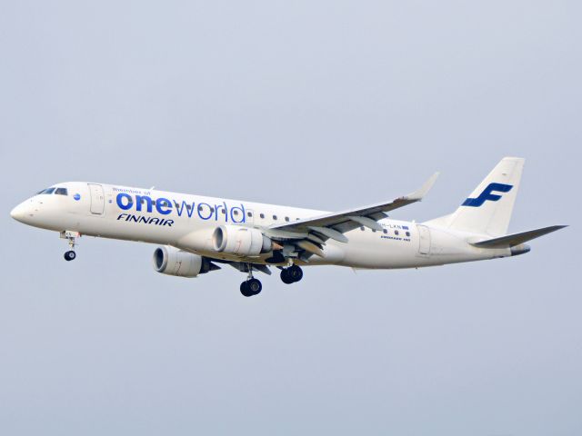 Embraer ERJ-190 (OH-LKN) - One world