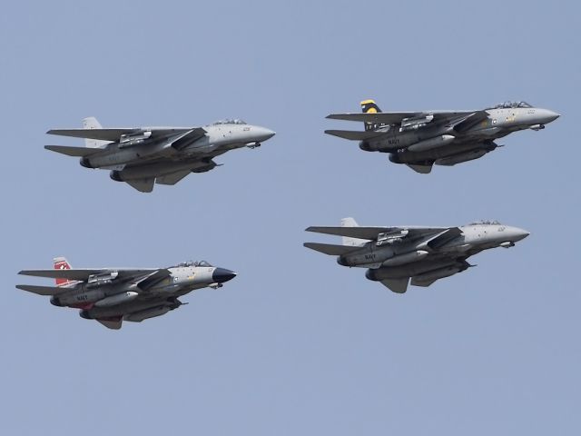 Grumman F-14 Tomcat (16-4342) - Tomcat flyby at 2006 NAS Oceana Airshow