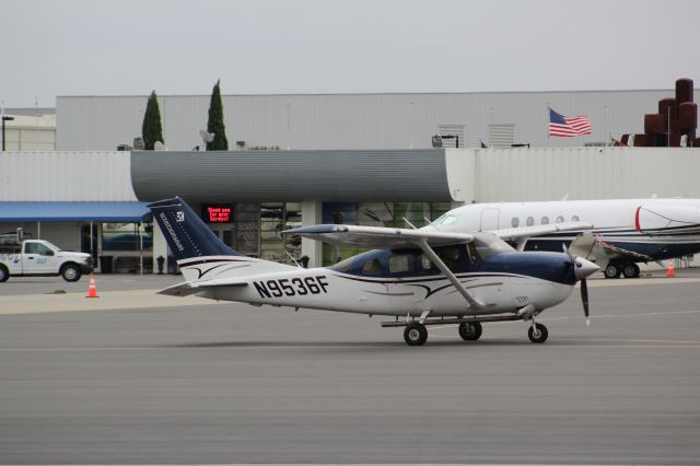 Cessna 206 Stationair (N9536F)