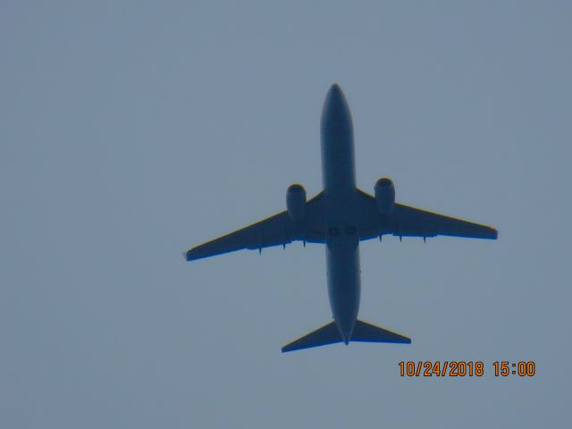 Boeing 737-800 (N907NN) - American Airlines on a maintenance flight over Southeastern Kansas performing a stall test. I think anyways. It was down to 150 mph then they put the power to it. Sounded great.