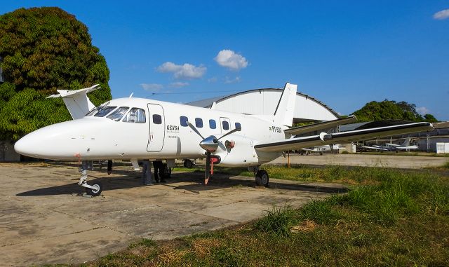 Embraer EMB-110 Bandeirante (PT-SOG)