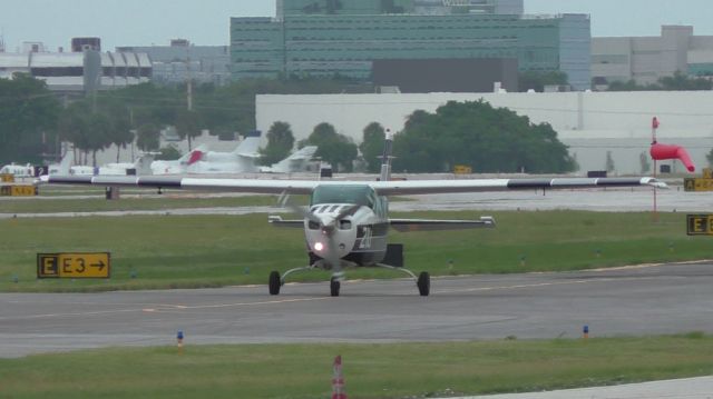 Cessna Centurion (N2226S)