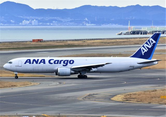 BOEING 767-300 (JA601F)