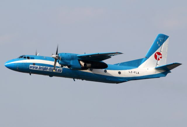 Antonov An-26 (LZ-FLA)