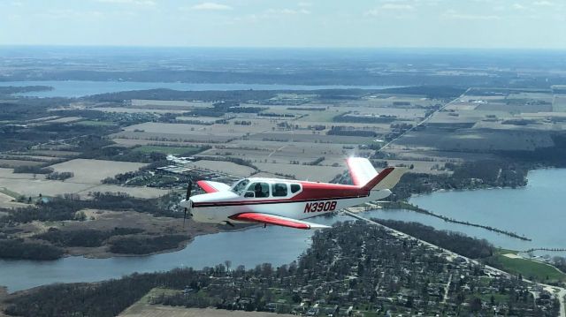 Beechcraft 35 Bonanza (N390B)