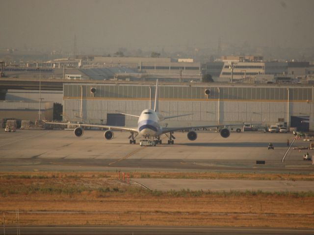 Boeing 747-400 (B-18711)
