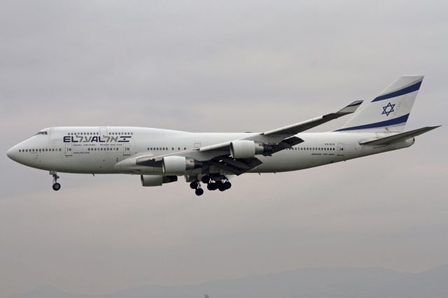 Boeing 747-400 (4X-ELH)
