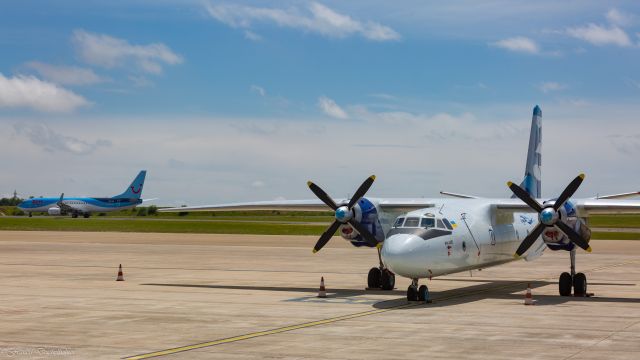 Antonov An-26 (UR-CQD)