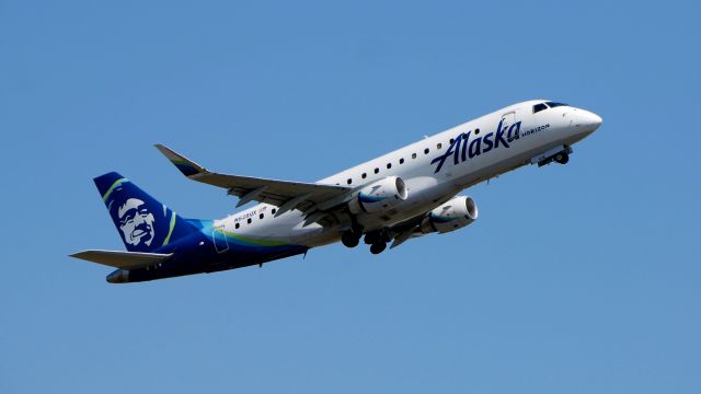 Embraer 175 (N628QX) - QXE2742 on rotation from Rwy 16R for a flight to SJC on 8.15.19. (ERJ-175LR / cn #17000680).