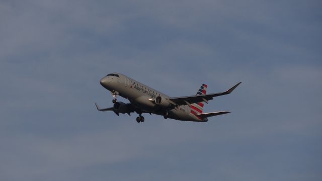 Embraer 175 (N245NN) - N245NN on final for 26C.