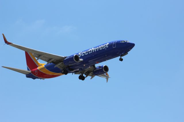 Boeing 737-800 (N8656B) - Split Scimitar wingtips on this brand new Boeing 738