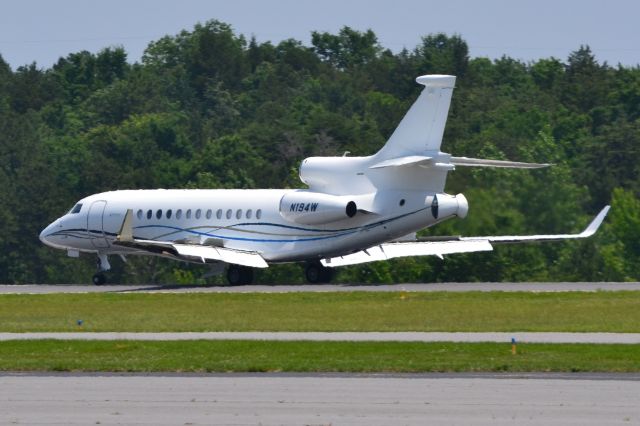 Dassault Falcon 7X (N194W) - BANK OF UTAH TRUSTEE arriving at KJQF - 5/25/19