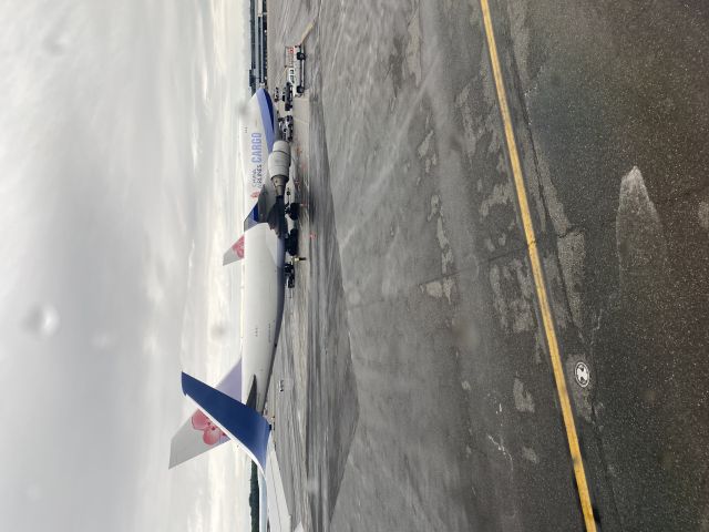 Boeing 747-400 (B-18723) - On my delayed delta flight ANC to ATL Monday morning 6/24