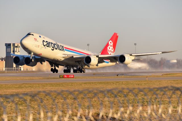 BOEING 747-8 (LX-VCG) - 23-R 12-12-21 Just past sunrise