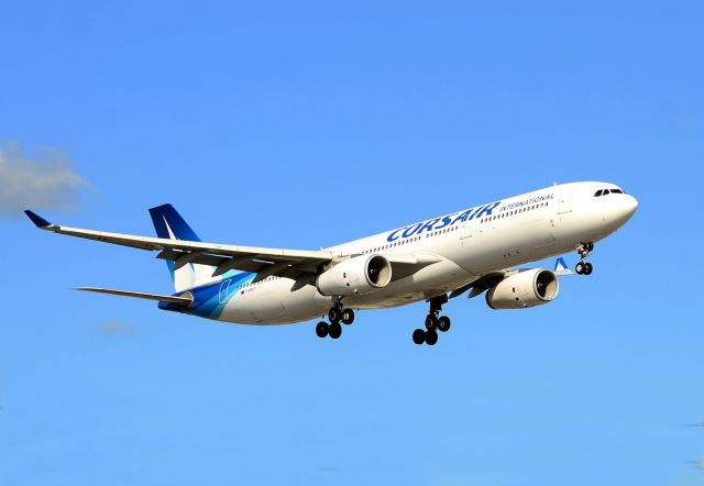 Airbus A330-300 (F-HSKY)