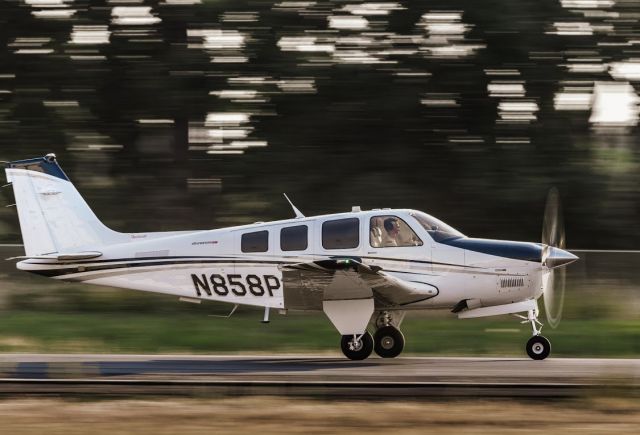 Beechcraft Bonanza (36) (N858PC)