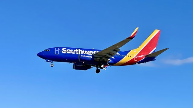 Boeing 737-700 (N415WN) - Arriving as SWA5823 from Syracuse, a new service that started last week