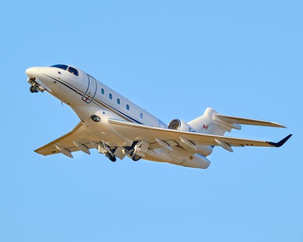 Embraer Legacy 450 (C-GASL)