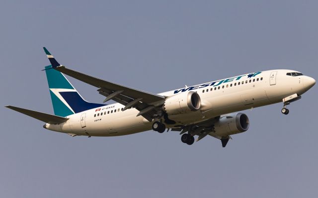 Boeing 737 MAX 8 (C-GXAX)