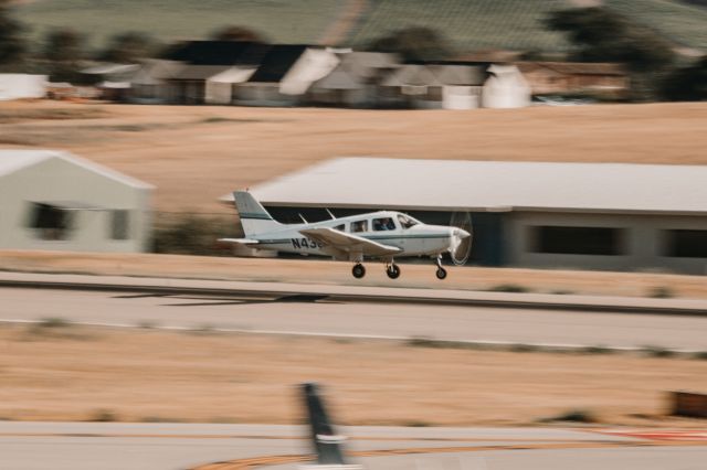 Piper Cherokee (N4308M) - Photo of a PA-28-161 landing on 29, taken by @planesthetics (instagram).