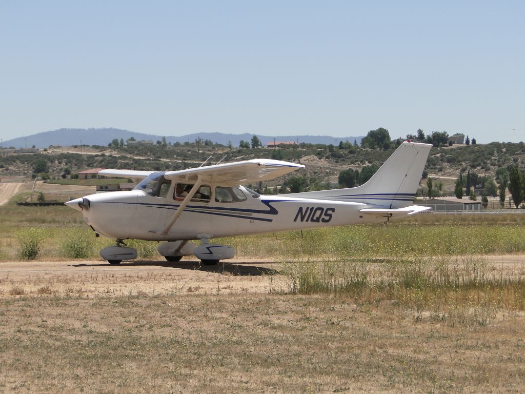 Cessna Skyhawk (N1QS) - rboerner   if you would like a full hd copy of your photos  you can e-mail me at  hotshotmike1001@gmail.com