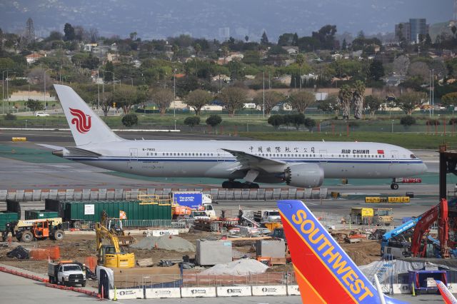 Boeing 787-9 Dreamliner (B-7800)