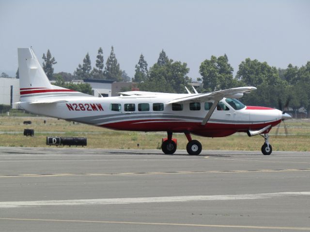 Cessna Caravan (N282MW) - Taxiing to ramp