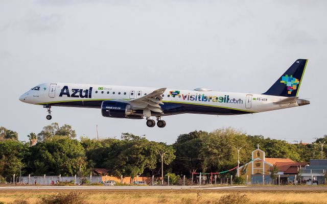 EMBRAER ERJ-190-400 (PS-AEB)