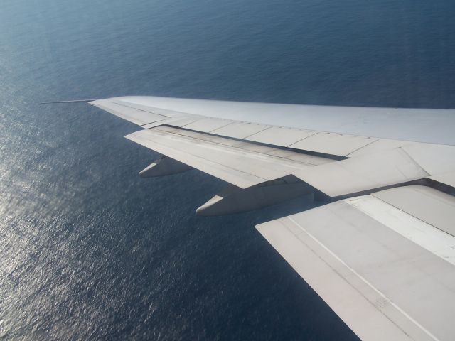 BOEING 747-300 (VH-EBX) - VH-EBX over the Pacific Ocean approaching YSSY