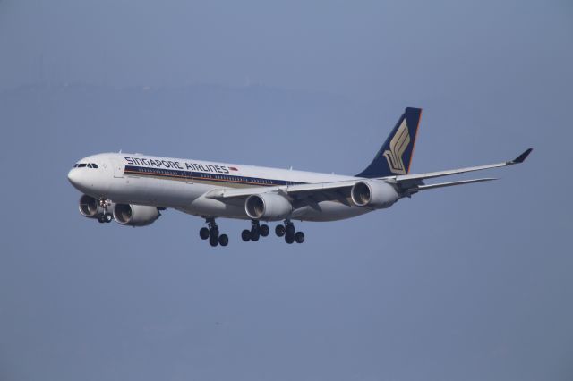 Airbus A340-500 (9V-SGA)