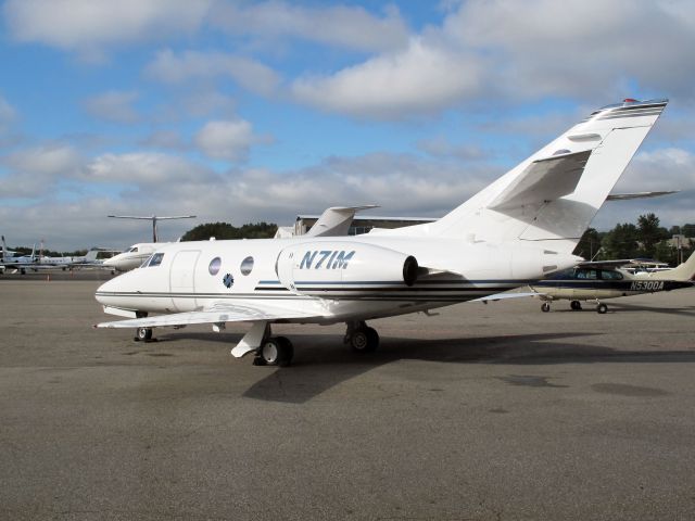 Dassault Falcon 10 (N71M)