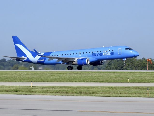 Embraer ERJ-190 (N108BZ)