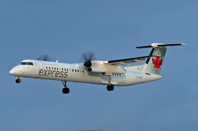 de Havilland Dash 8-400 (C-GJZF)