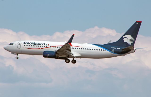 Boeing 737-800 (XA-AMK) - AeroMexico / Boeing 737-852 /  MSN 36702 / XA-AMK / MMMX 05/2020