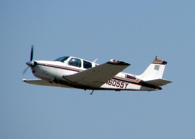 Beechcraft Bonanza (36) (N6055Y) - Off of runway 32 at Shreveports Downtown Airport.